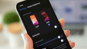 Dark Mode có thật sự tiết kiệm pin trên smartphone?