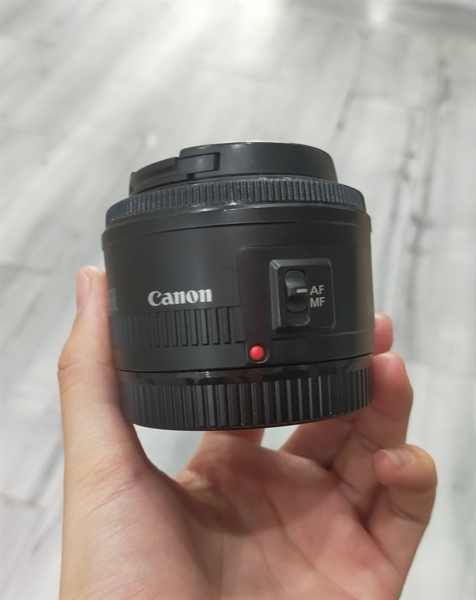 Lens Canon EF 50mm - 1:1:8 II - Lens móc