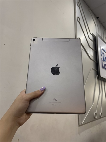 iPad Pro 9.7 inch - 32GB - Bản 4G - LL/A - ios 16.7.3 - Màu Xám - Ngoại hình 97% - Pin 92%