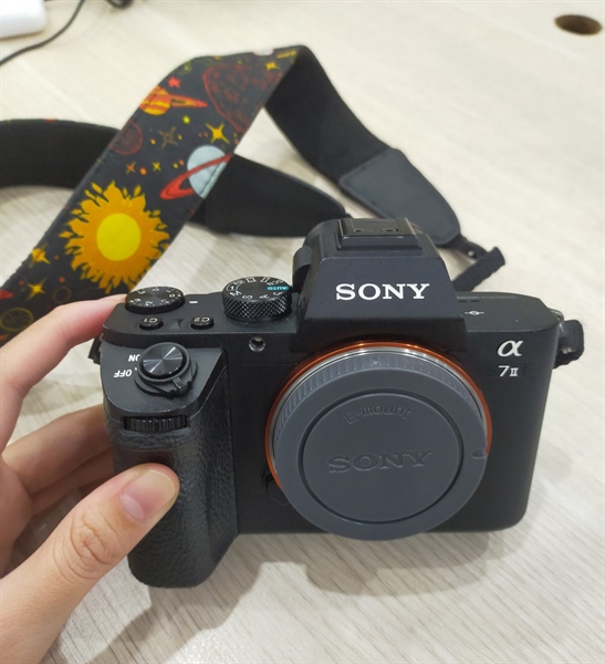 Máy ảnh Sony Alpha 7 Mark II - Đen - 99% - Kèm: 2 Pin, 1 Bộ sạc zin, 1 Dây đeo