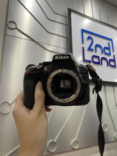 Máy ảnh Nikon 5300 - Màu Đen - Ngoại hình 98% - Full Chức năng - Kèm thẻ 16GB + Sạc + Pin