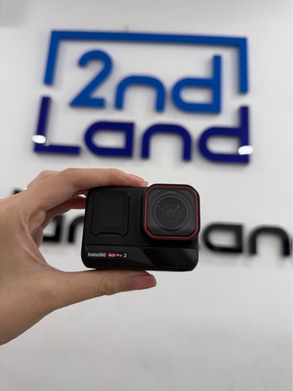 Action Camera Insta 360 AcePro2 - Màu đen - Ngoại hình 98% - Màn xước lông mèo - Kèm 1 túi đựng , 2 pin ,1 thẻ 128gb , 1 ốp , 1 cáp C-C