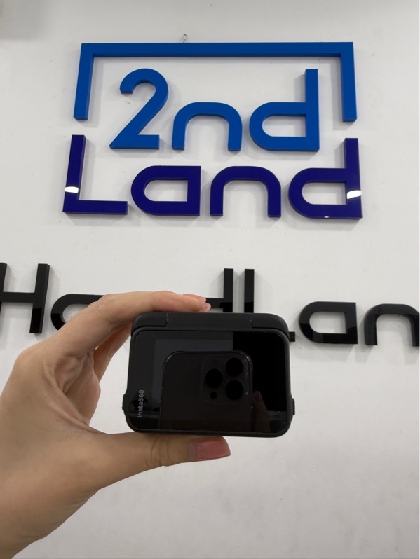 Action Camera Insta 360 AcePro2 - Màu đen - Ngoại hình 98% - Màn xước lông mèo - Kèm 1 túi đựng , 2 pin ,1 thẻ 128gb , 1 ốp , 1 cáp C-C