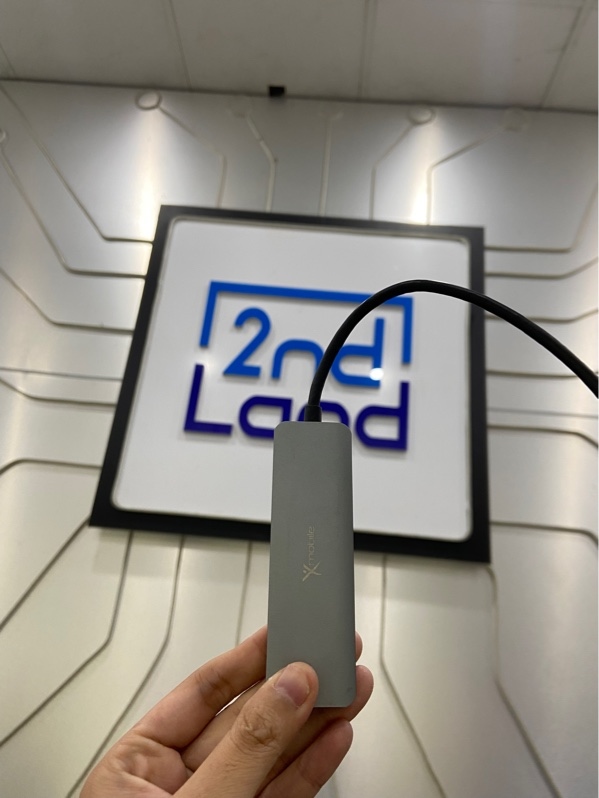 Adapter chuyển đổi Type C 4 in 1 Xmobile DS606H - 1 Type C ,1 HDMI , 2 USB 3.0 - Màu xám - Ngoại hình: 97% - Kèm Box