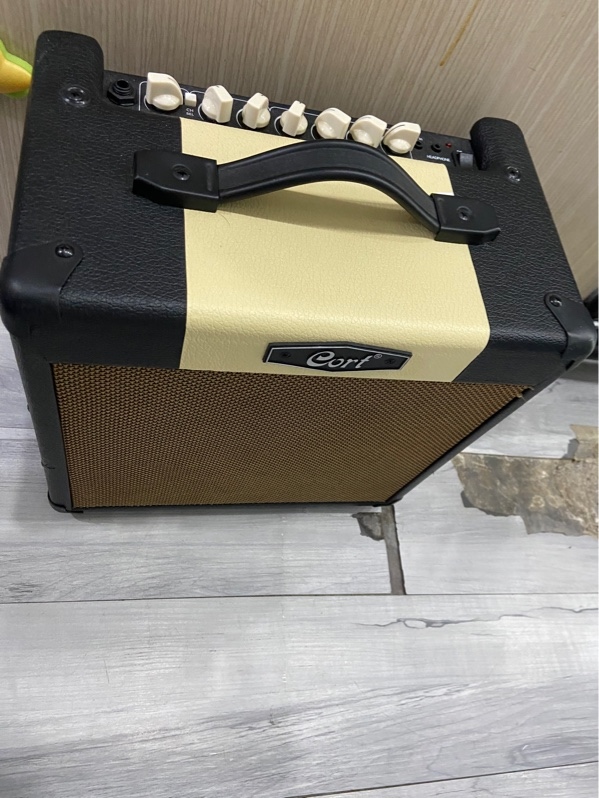 Amplifier Cort CM15R - Combo 15W - Màu trắng đen - Ngoại hình: 97% - Kèm nguồn