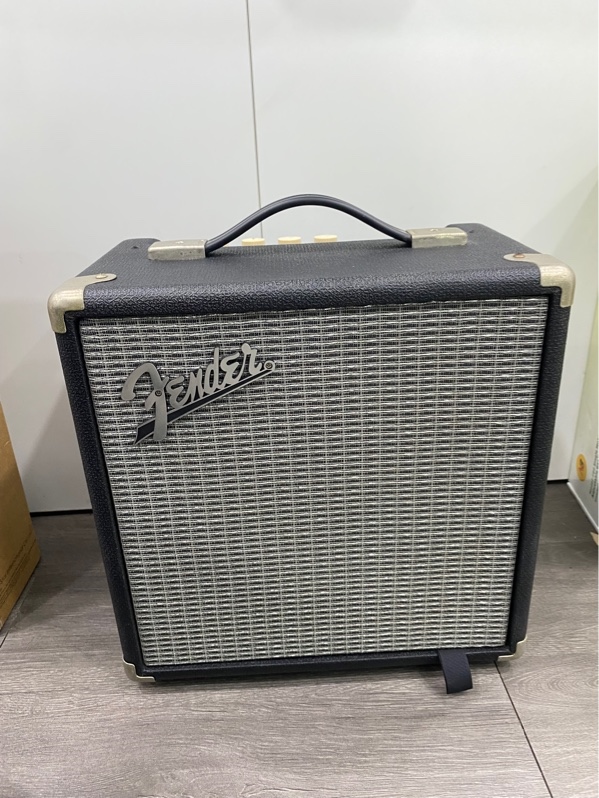 Amply Fender Rumble 15 - Màu đen - Ngoại hình 98% - Kèm nguồn