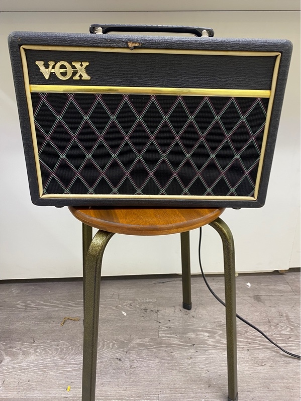 Amply VOX Pathfinder Bass 10 - model PFB-10 - Màu đen - Ngoại hình 97% - Tróc da, ố màu - Kèm dây nguồn