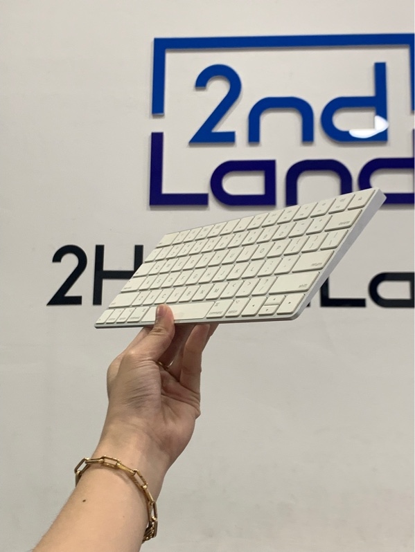 Apple Magic keyboard A1644 - Màu trắng - Ngoại hình: 96% - Trầy xước + ố - Body
