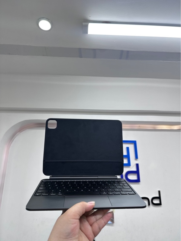 Apple Magic Keyboard ipad pro 11inch M4/M5 (A2975) - Màu đen - Ngoại hình 97.5% - Fullbox
