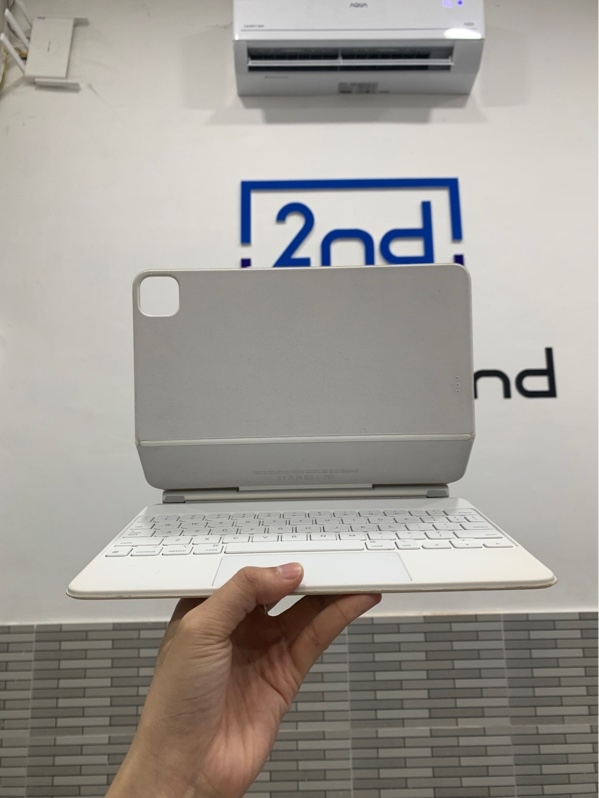 Apple Magic Keyboard + Trackpad - cho iPad Air 11 M2/ Pro 11 M2 - Màu trắng - Ngoại hình: 98% - Ố nhẹ - Body