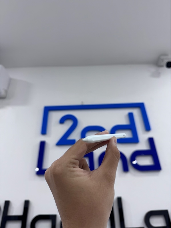 Apple pencil pro - Màu trắng - Ngoại hình 98% - Đầu bút ố nhẹ - Kèm box