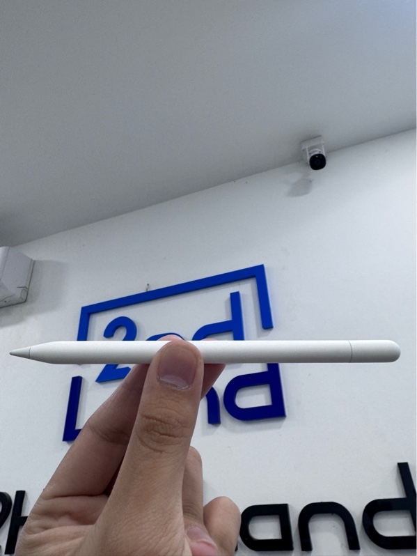 Apple pencil USB - C - Màu trắng - Ngoại hình 98% - Kèm box