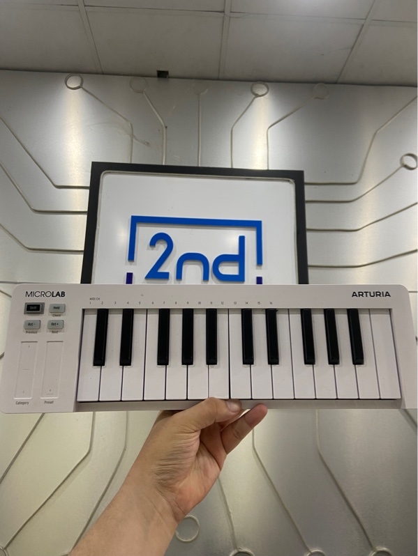 Arturia MicroLab MK3 - Màu trắng - Ngoại hình: 97% - Trầy xước - Body