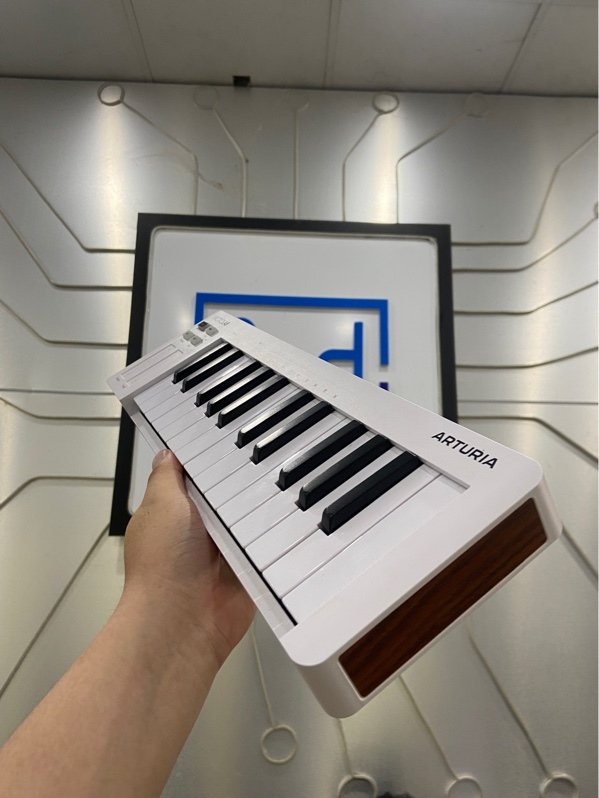 Arturia MicroLab MK3 - Màu trắng - Ngoại hình: 97% - Trầy xước - Body