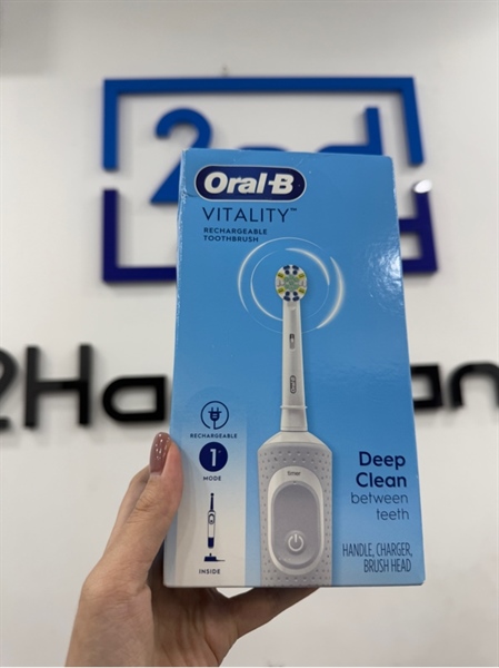 Bàn chải điện Oral B Vitality Rechargeable - Màu trắng - New Open Box