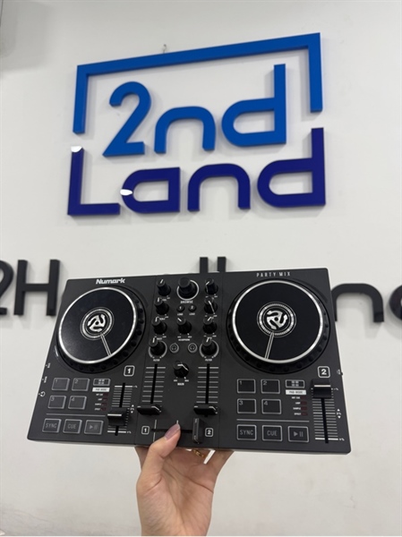 Bàn DJ Numark Party Mix 2 - Màu đen - Ngoại hình 98% - Kèm Box , dây 1