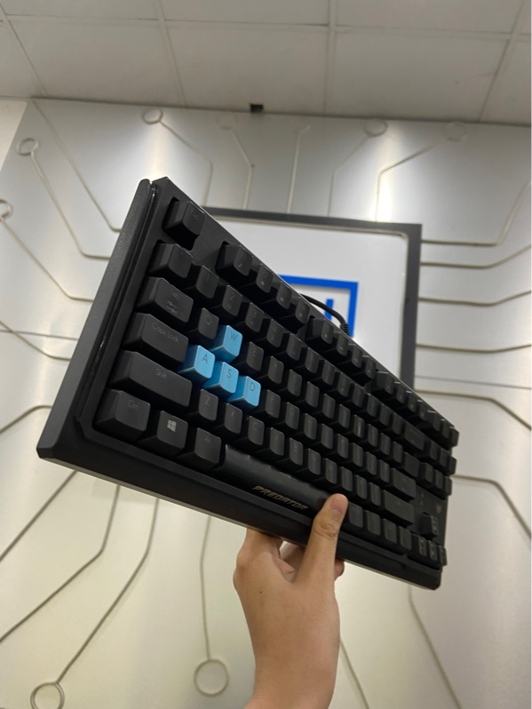 Bàn phím Acer Predator Aethon 301 TKL - 1 mode dây - Led RGB - Màu đen - Ngoại hình: 98% - Body