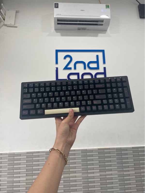 Bàn phím AKKO 3096 - Màu đen - Ngoại hình: 97% - Thiếu keycap nút cách - Box, kèm dây