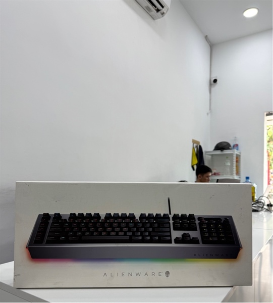 Bàn phím Alienware AW768 - Màu đen - Ngoại hình 98% - Kèm kê tay alienware AW168 - FullBox