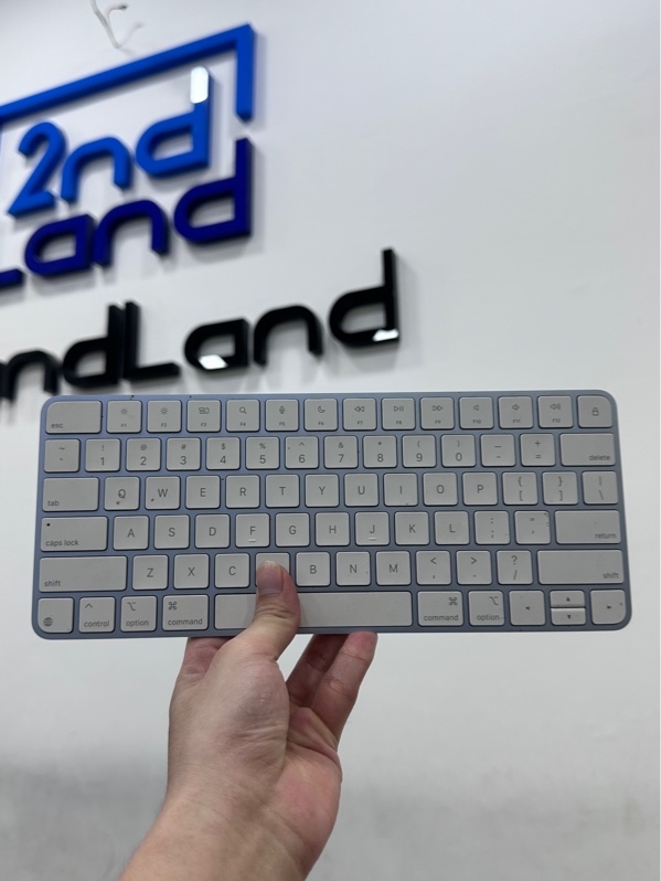 Bàn phím Apple Magic Keyboard 2 - 2 mode : dây, bluetooth - Màu xanh - Ngoại hình 97.5% - Body