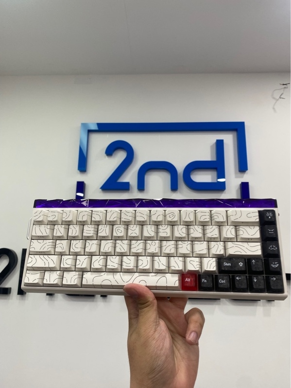 Bàn phím Aula Hero 68 HE - 1 mode - Màu trắng - Ngoại hình: 97% - Trầy xước, ố - Kèm dây kết nối