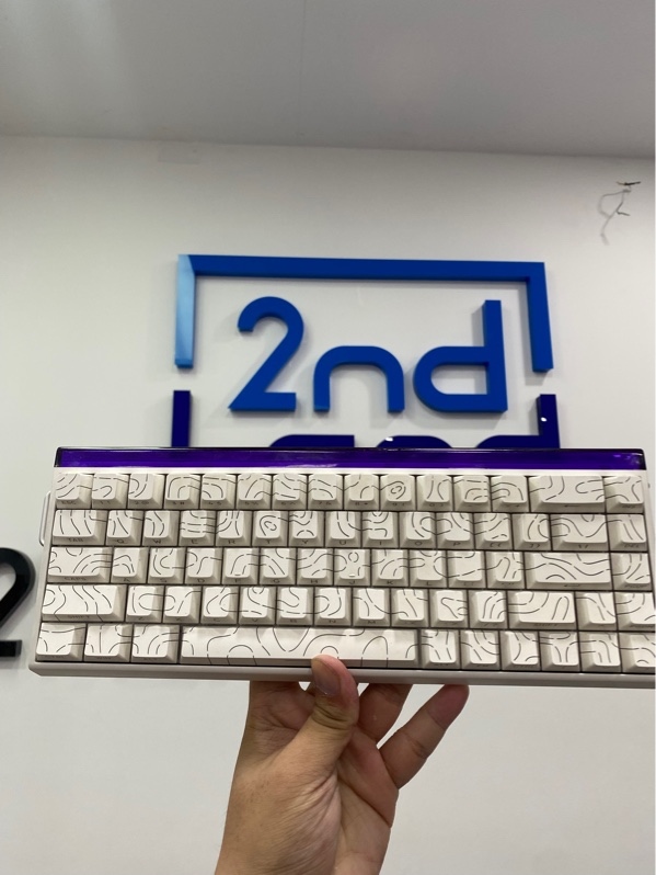 Bàn phím Aula Hero 68HE - 1 mode - Màu trắng - Ngoại hình: 97% - Trầy xước, dơ ố vàng - Kèm dây