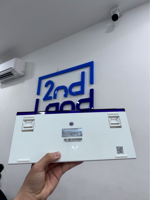 Bàn phím Aula Hero 84 HE - 1 mode - Màu trắng -Ngoại hình 97.5% - Trầy xước nhẹ - Kèm box, dây kết nối, dây đeo