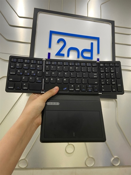 Bàn phím BT Jomma - Màu đen - Ngoại hình: 98% - Body