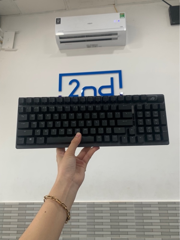 Bàn phím cơ Asus ROG Strix Scope II 96 Wireless - 3 mode - Màu đen - Ngoại hình: 97% - Cấn móp góc nhẹ - Body