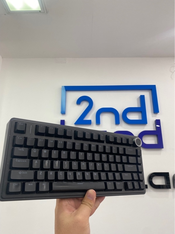 Bàn phím cơ Aula F75 - 1 mode dây - Màu đen - Ngoại hình: 97.5% - Xước lưng - Kèm Box