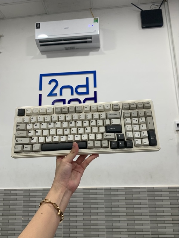 Bàn phím cơ Aula F99 - 3 Mode - Màu trắng - Ngoại hình: 97% - Kèm box