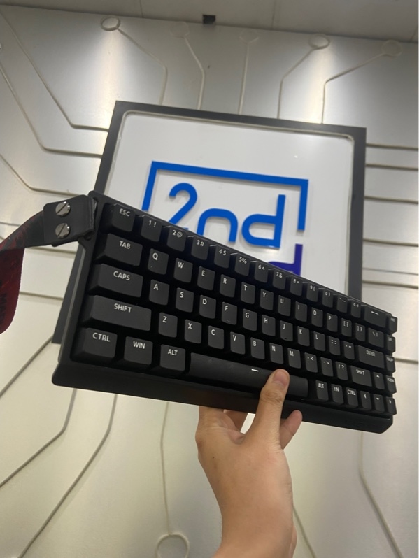 Bàn phím cơ chơi game MADLIONS MAD68 HE - 1 mode kết nối dây - Màu đen - Ngoại hình: 98% - Body
