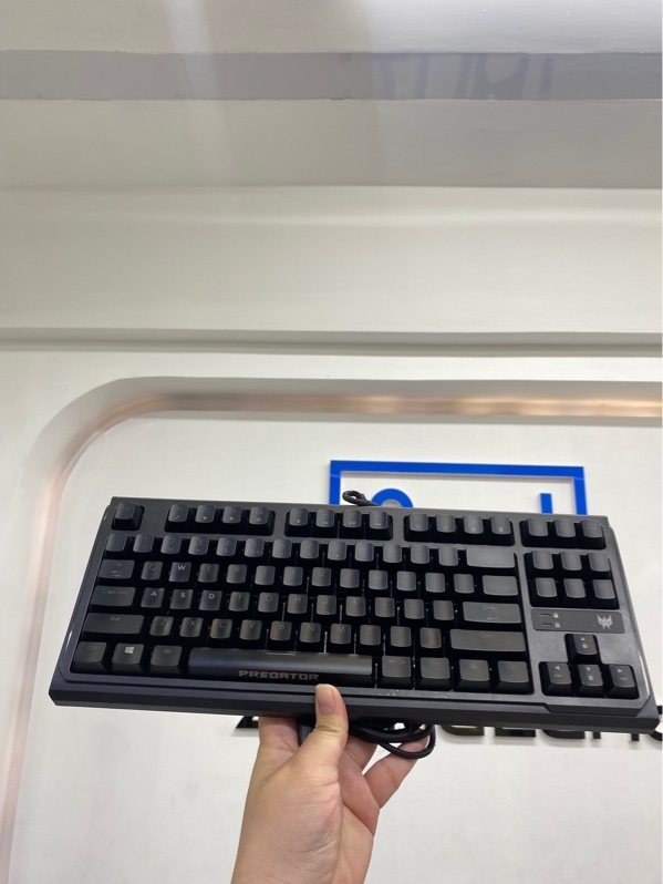 Bàn phím cơ có dây gaming Acer Predator Aethon 301 TKL - 1 mode dây - Có led - Màu đen - Ngoại hình 97.5% - Body