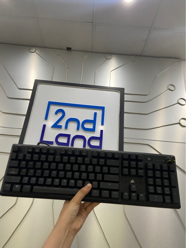 Bàn phím cơ Corsair K70 Core RGB model RGP0169 - Màu đen - Ngoại hình: 97% - Body