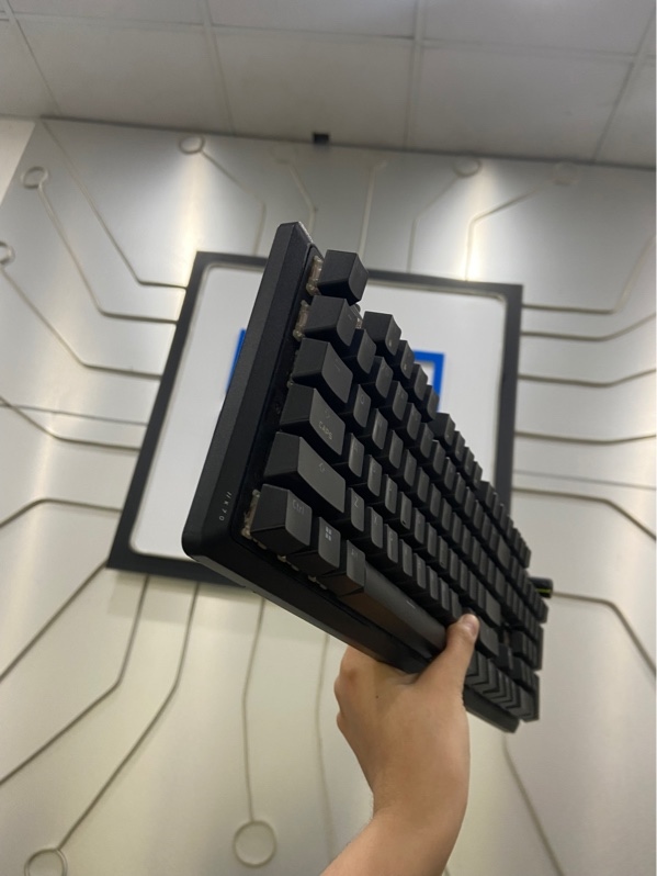 Bàn phím cơ Corsair K70 Core RGB model RGP0169 - Màu đen - Ngoại hình: 97% - Body