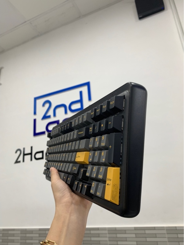 Bàn phím cơ Dareu EK98 Pro RGB - Màu vàng đen - Ngoại hình: 97% - Kèm dây kết nối