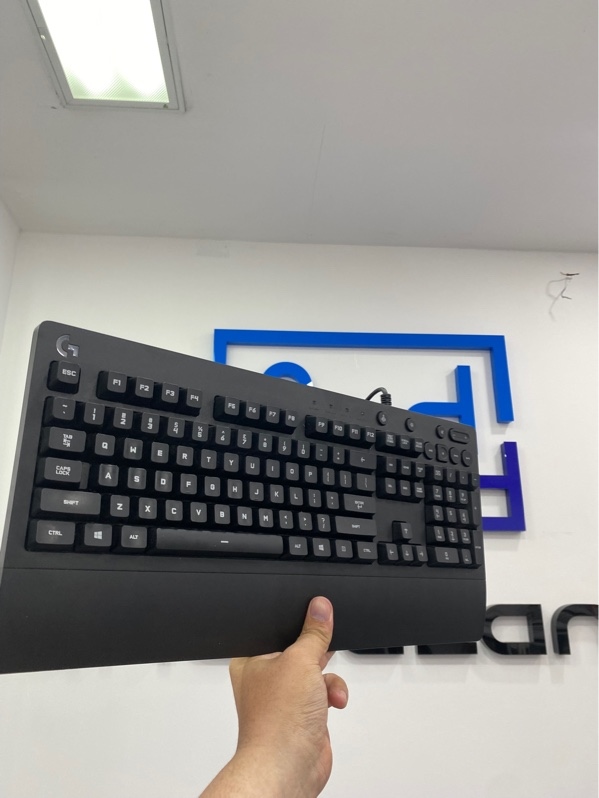 Bàn phím có dây Logitech G213 Prodigy RGB - 1 mode dây - Màu đen - Ngoại hình: 97% - Kèm Box