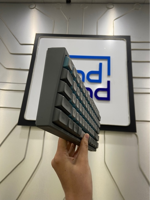 Bàn phím cơ Filco Majestouch Minila-R Convertible - 2 mode kết nối: usb, bluetooth - Màu xám - Ngoại hình: 98% - Kèm box, keycap