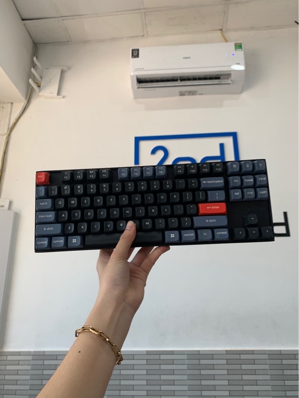 Bàn phím cơ Keychron K8 Pro - Kết nối 2 Mode - Màu đen - Ngoại hình: 97% - Body