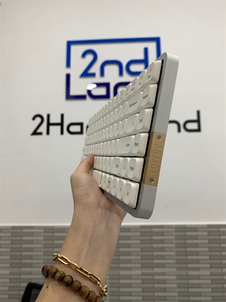 Bàn phím cơ Lofree Flow 84 Keys - 2 mode: dây + bluetooth - Màu trắng - Ngoại hình: 97% - Body 1