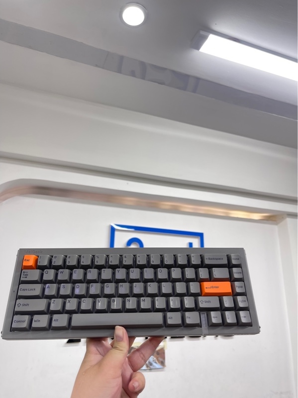 Bàn phím cơ MelGeek REAL67 - 1 mode dây - Màu xám - Ngoại hình 98% - Kèm box