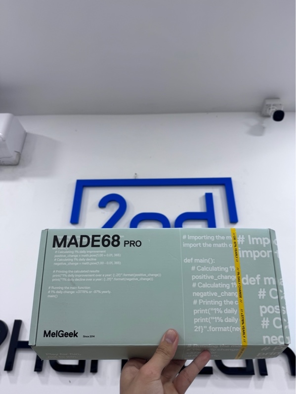 Bàn phím cơ từ tính Gaming MelGeek MADE68 Pro - 1 mode dây - Màu trắng - Ngoại hình 98% - Fullbox