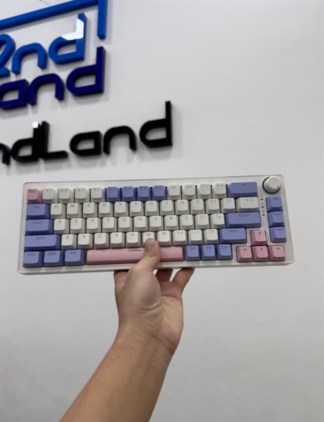 Bàn phím cơ Zifriend ZA68 - 3 mode : Dây , receiver , bluetooth - Màu trắng - Ngoại hình 97% - lờn nhiều phím mũi tên trái N B Shift phải 3 5 0 Del Fn Núm chỉnh âm lượng , liệt phím windows T - Kèm receiver ( SẢN PHẨM KHÔNG BẢO HÀNH )