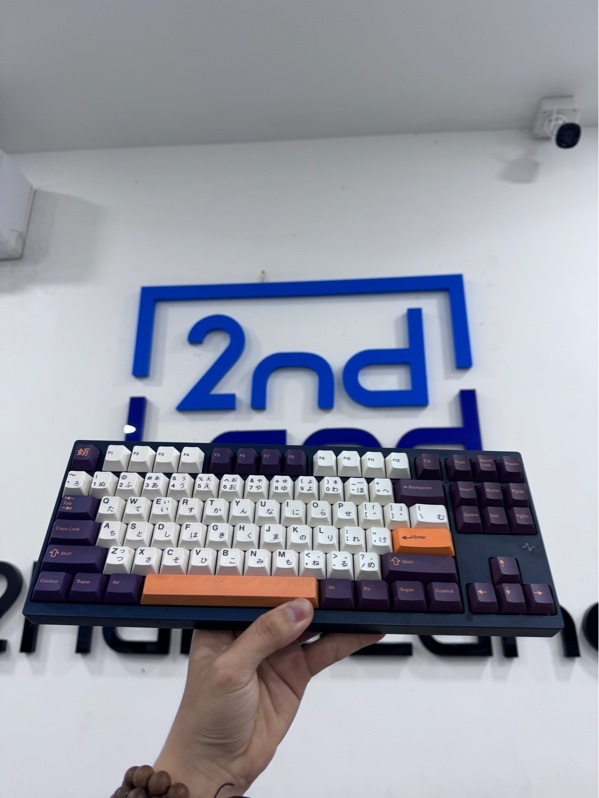 Bàn phím Crush 80 Reboot - 3 mode - Màu xám - Ngoại hình 97.5% - Mặt dưới trầy xước nặng - Kèm túi đựng, 1 receiver, 1 dây usb-c, 1 bộ keycaps