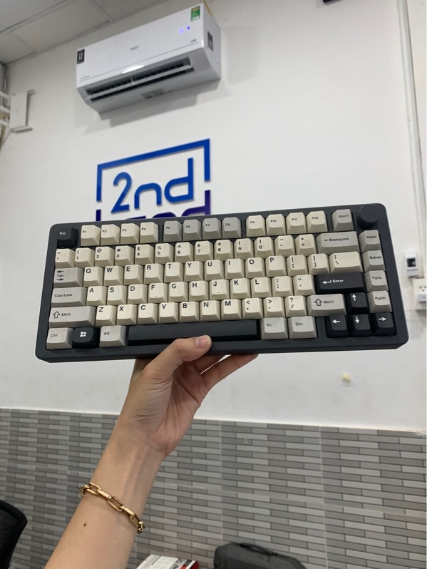 Bàn phím Dark Alien R83 - 3 mode - Màu trắng đen - Ngoại hình: 97% - Body