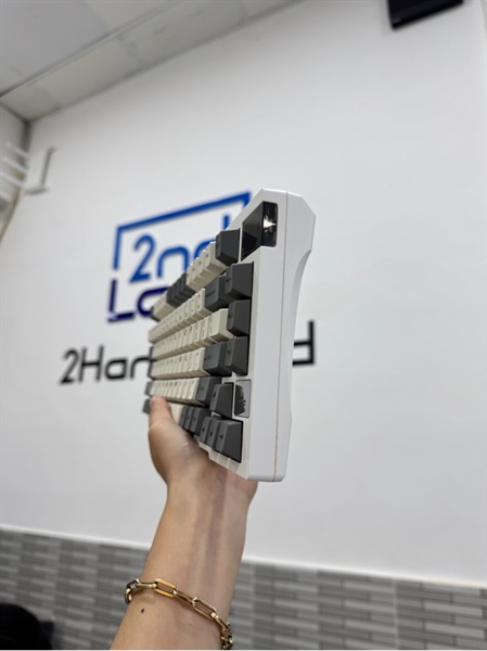 Bàn phím Darmoshark K8 - 3 mode - Màu trắng - Ngoại hình 97% - Fullbox 2