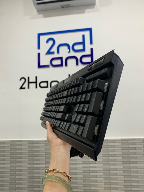 Bàn phím dây Corsair K70 - Màu đen - Ngoại hình: 98% - Trầy body - Body