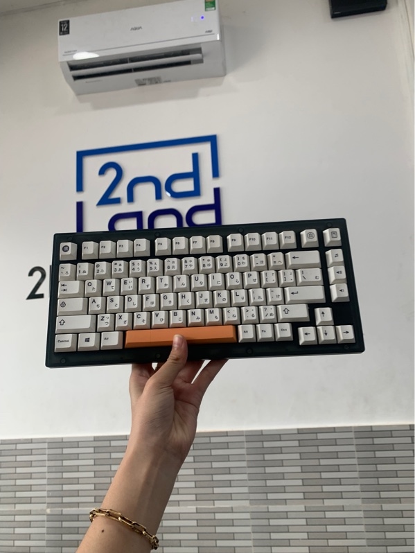 Bàn phím dây Keychron v1 - Màu đen - Ngoại hình: 97% - Box