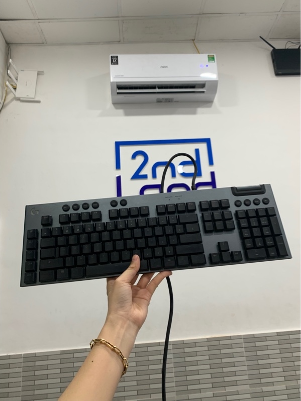 Bàn phím dây Logitech G813 - Màu đen - Ngoại hình: 97% - Box