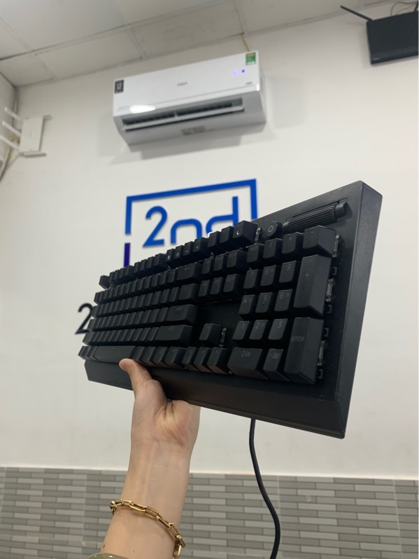 Bàn phím dây Razer blackwidow V3 - Màu đen - Ngoại hình: 98% - Thiếu kê tay - Box